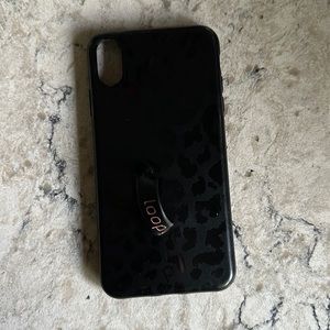 Loopy XS max midnight leopard case with black and rose gold loop.
